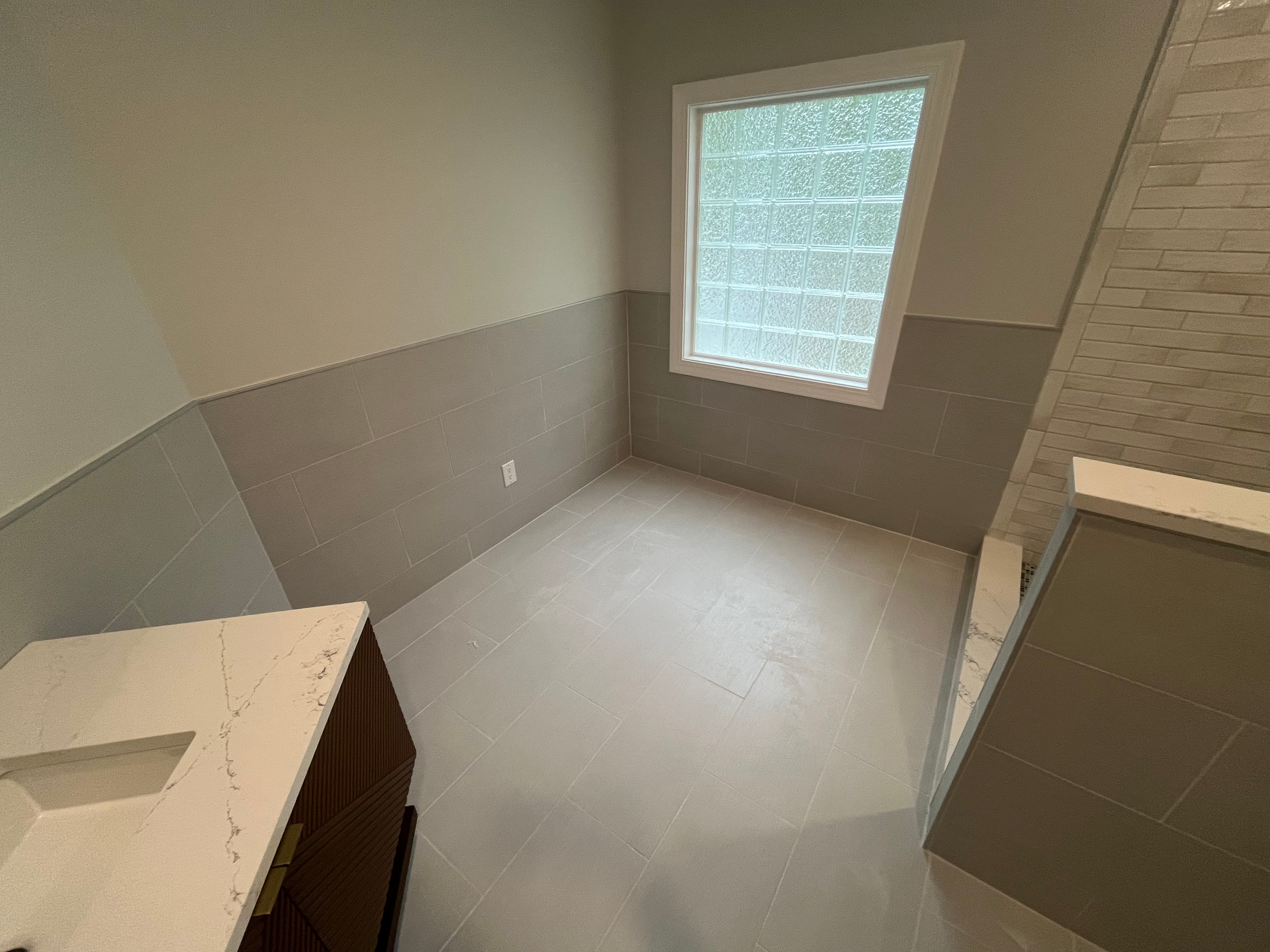 Bathroom Floor & Vanity