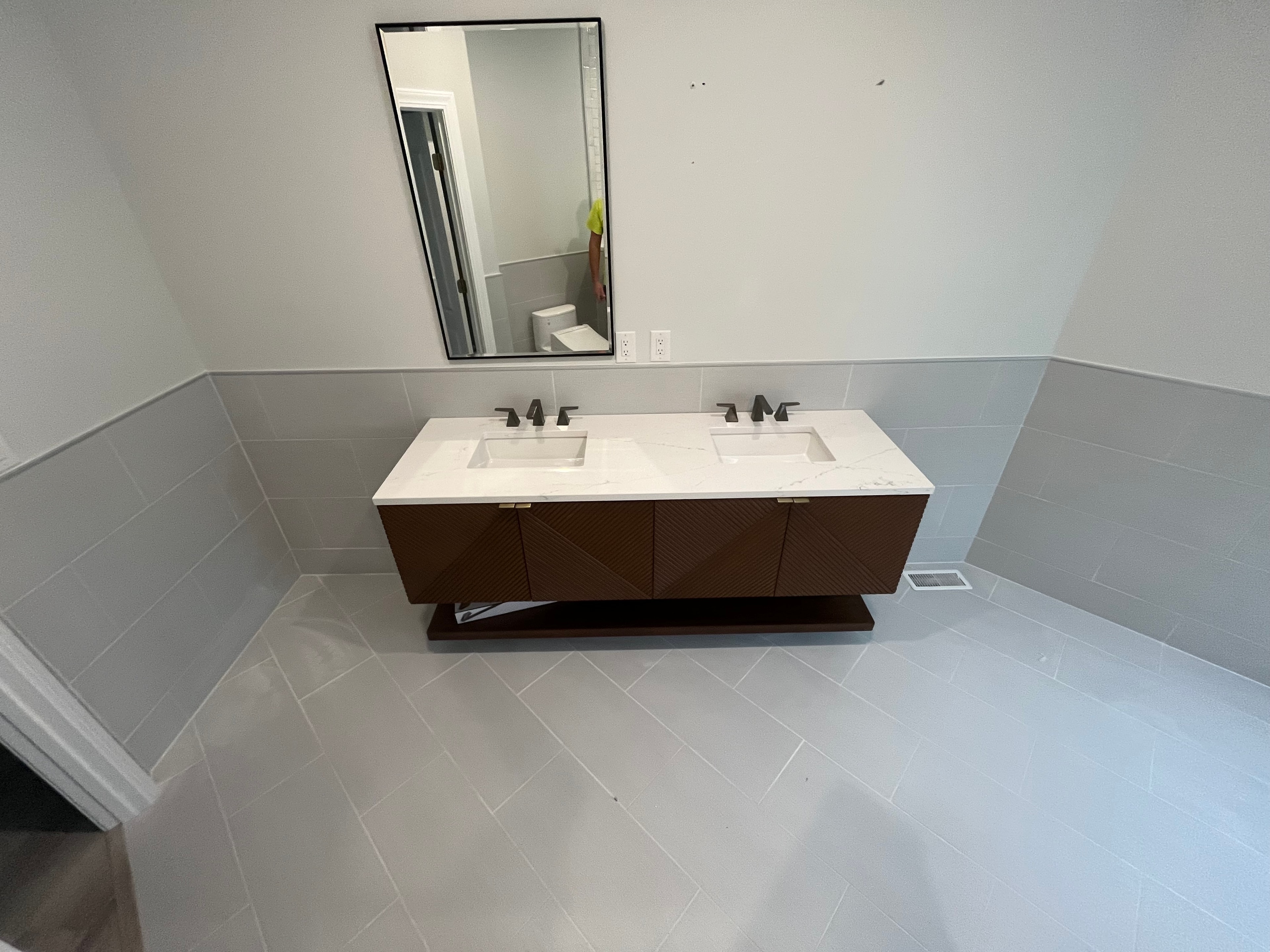 Double Vanity & Tile
